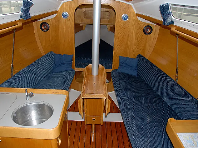 Beneteau First 285  - [Internal image]
