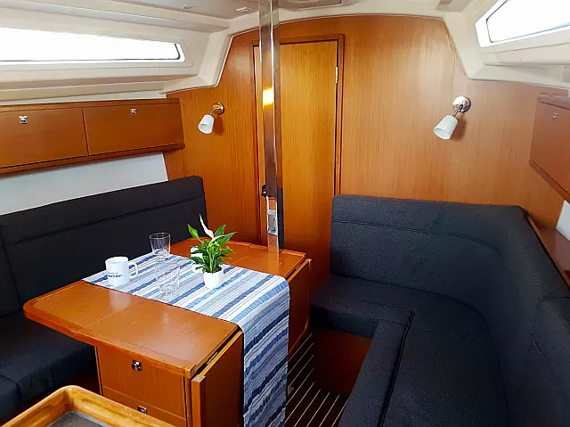 Bavaria 34 - [Internal image]