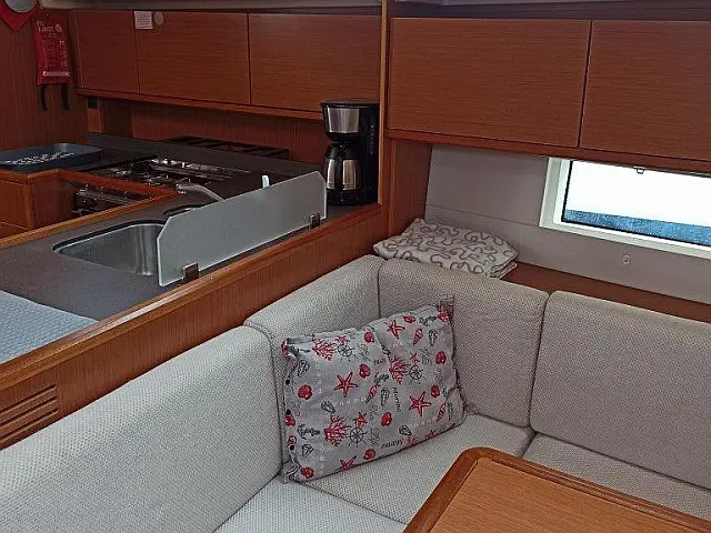 Bavaria C45 - [Internal image]