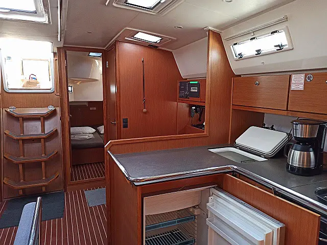 Bavaria 45 Cruiser - [Internal image]