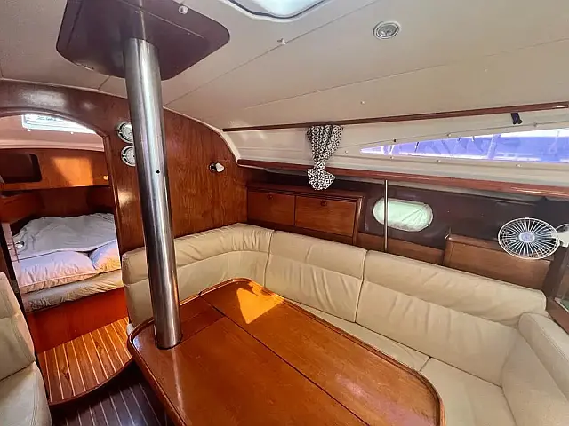 Sun Odyssey 35 - [Internal image]