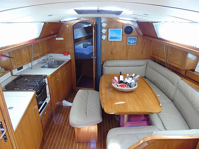 Sun Odyssey 37.1 - [Internal image]