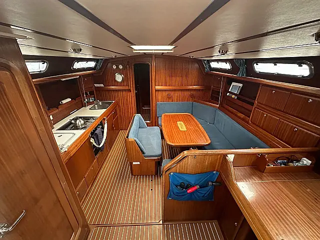 Bavaria 42 Cruiser - [Internal image]