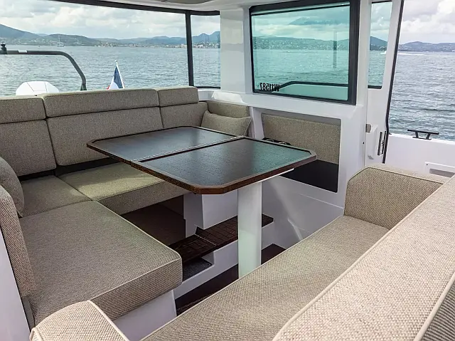 Axopar 37 XC Cross Cabin - [Internal image]