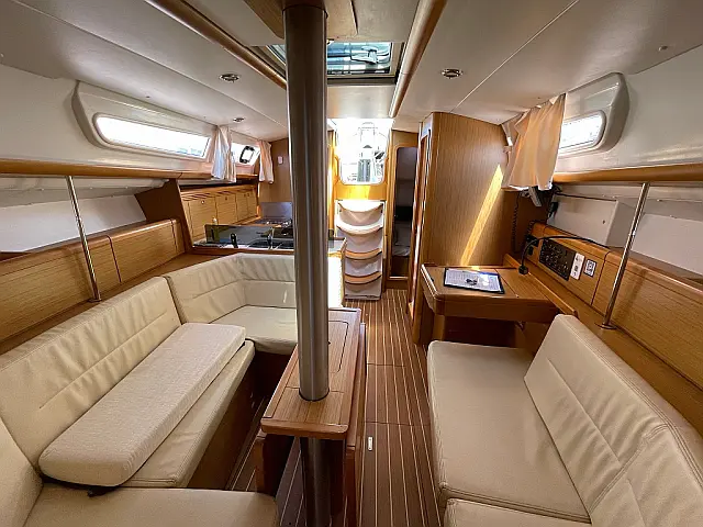 Sun Odyssey 36i - [Internal image]