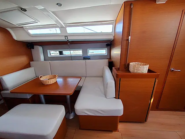 Sun Odyssey 440 - [Internal image]
