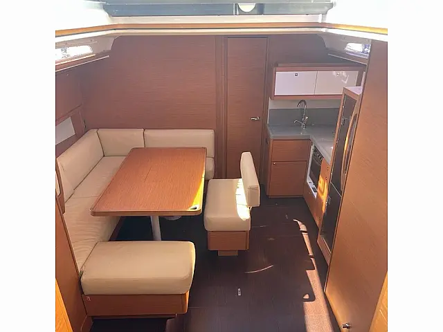 Dufour 470 GL - [Internal image]