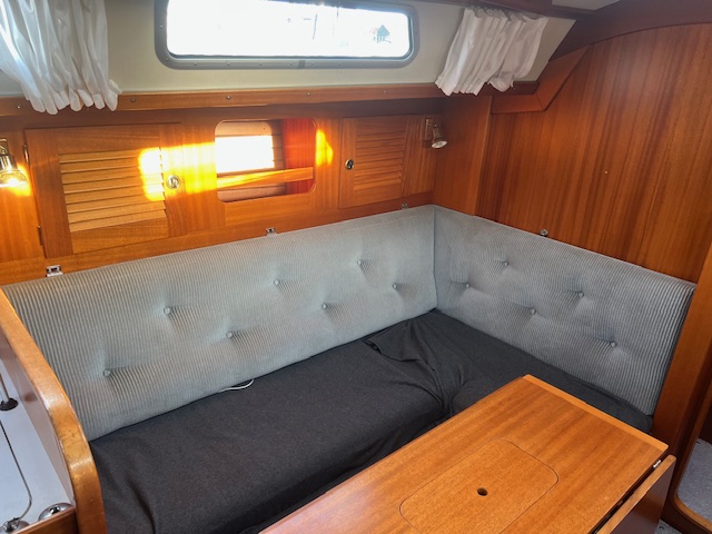Halberg Rassy 34 - [Internal image]