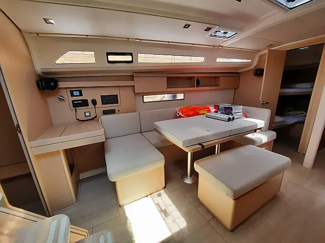 Oceanis 40.1 - [Internal image]