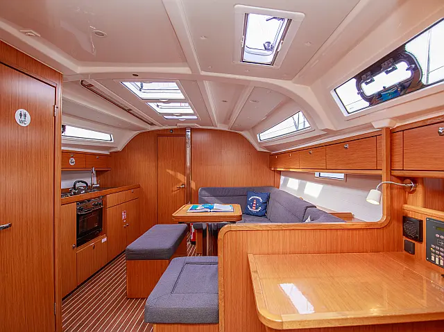 Bavaria 41 Cruiser - [Internal image]
