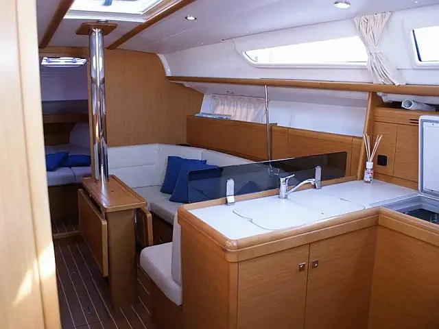 Sun Odyssey 36i - [Internal image]