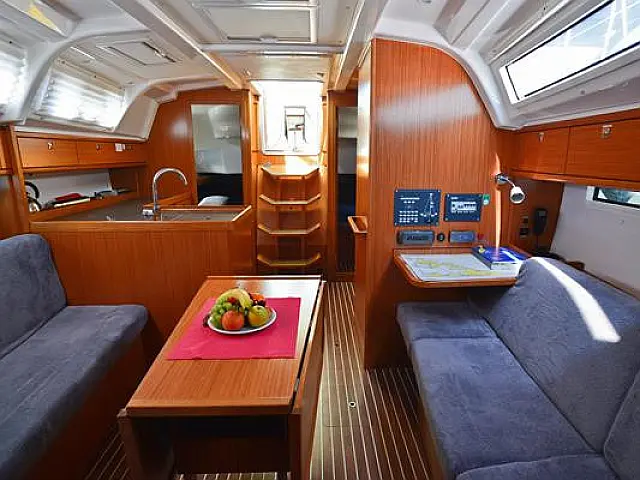 Bavaria Cruiser 37 - [Internal image]