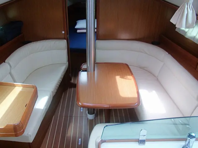 Sun Odyssey 36i - [Internal image]