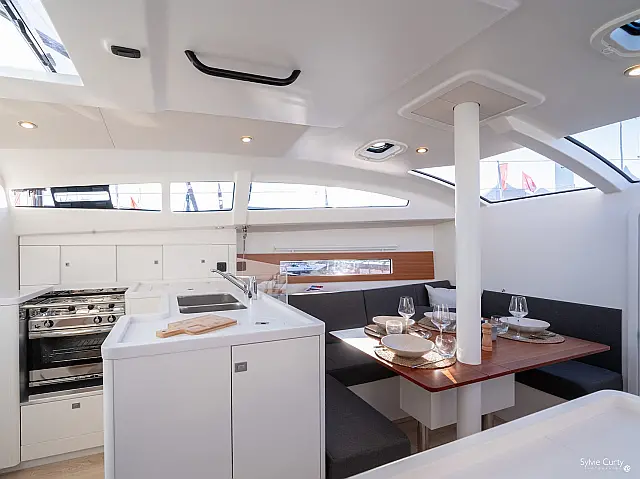 RM 1080 - [Internal image]