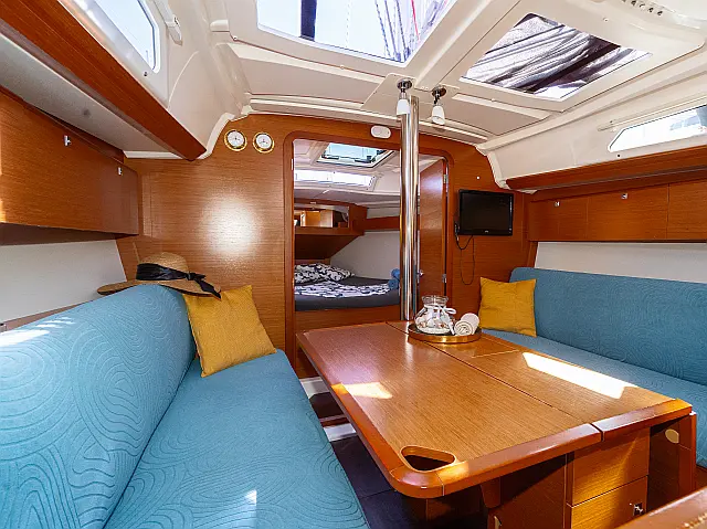 Dufour 360 Grand Large - [Internal image]