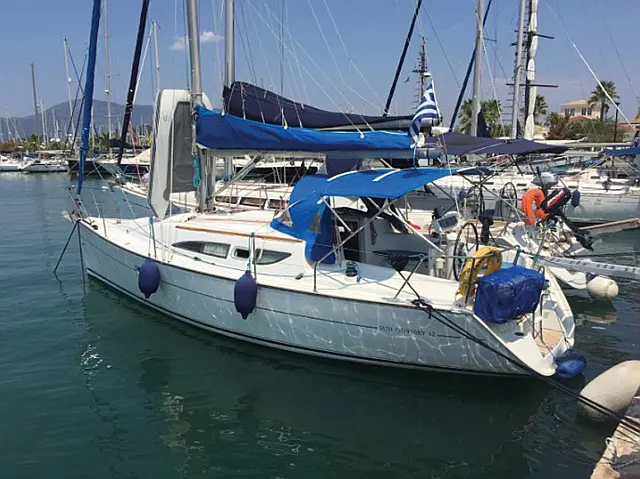 Sun Odyssey 32 (2 cab.) - [External image]