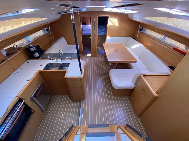 Jeanneau 53 (5 cab.) - [Internal image]