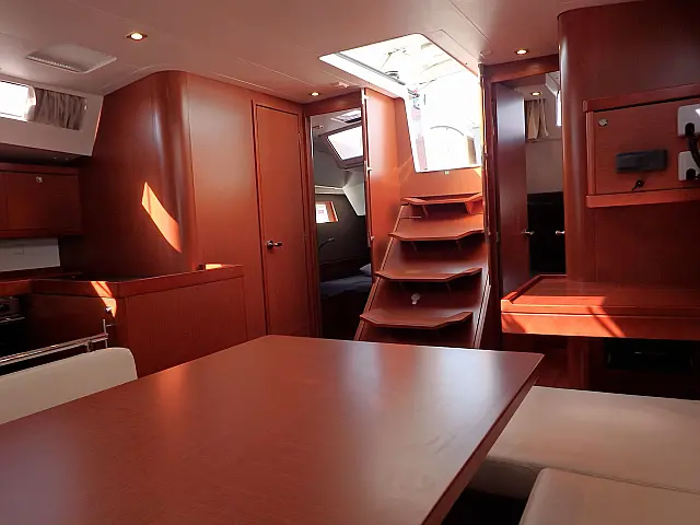 Oceanis 48 (5 cab.)  - [Internal image]