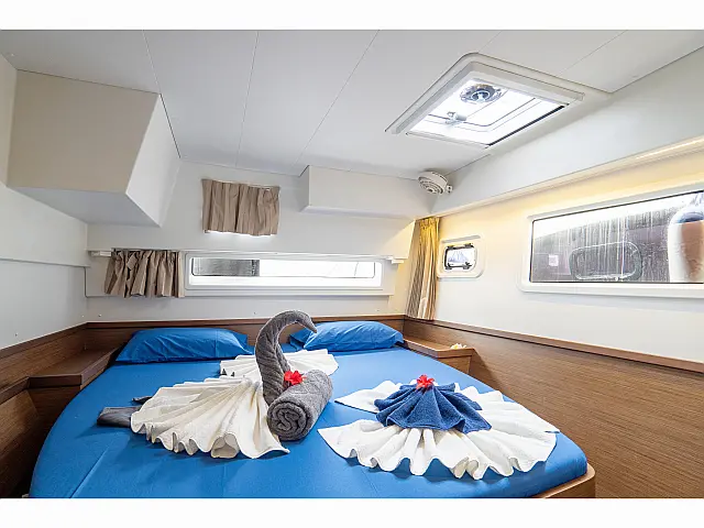 Lagoon 42 - [Internal image]