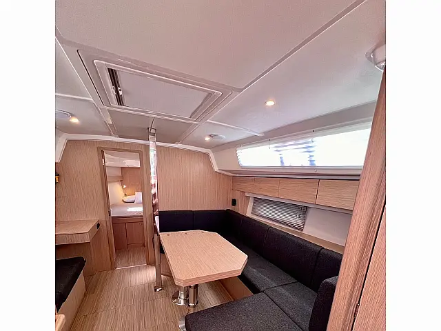 Bavaria C42 - [Internal image]