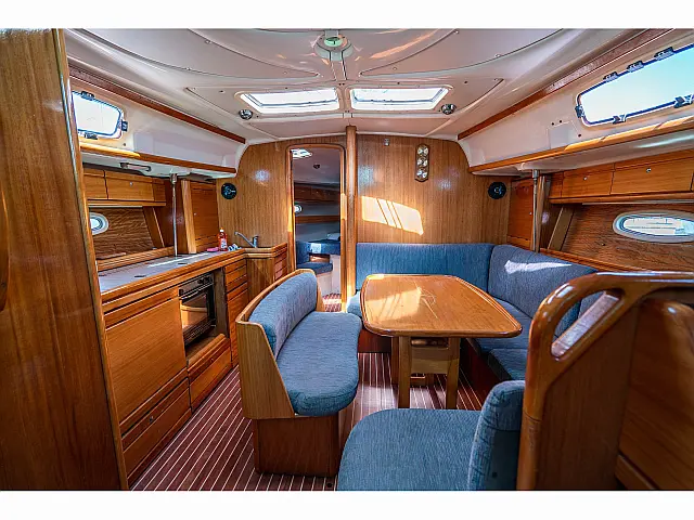 Bavaria 39 Cruiser - [Layout image]