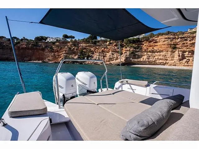 Axopar 37 XC - [Layout image]