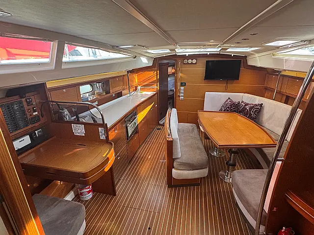 Delphia 47 - [Internal image]