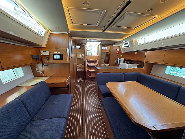Bavaria C45 - [Internal image]