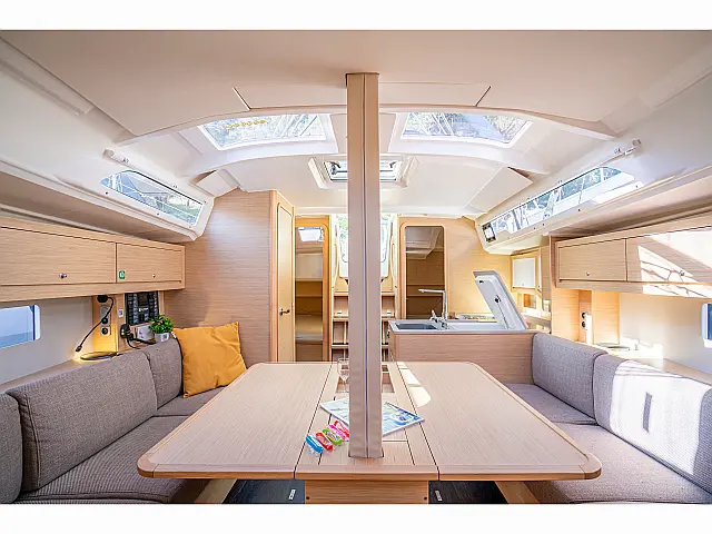 Dufour 37 - [Internal image]