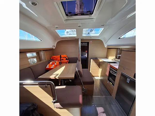 Elan Impression 45 - [Internal image]