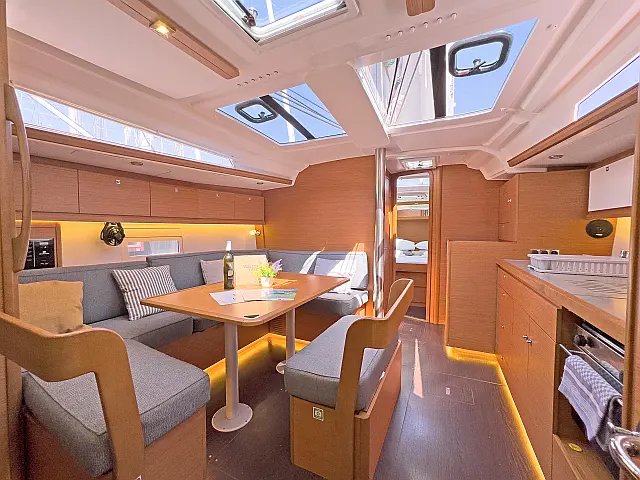 Dufour 430 - [Internal image]