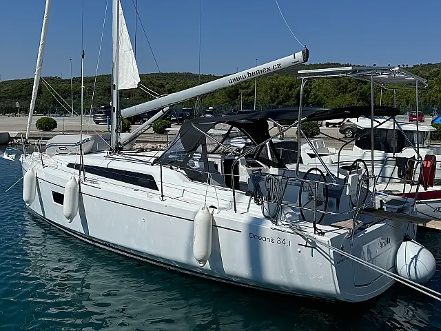 Oceanis 34.1 - [External image]