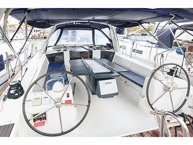 Oceanis 41 - [External image]