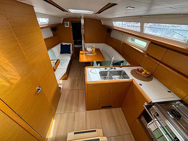 Sun Odyssey 389 - 3 cabins - [Internal image]