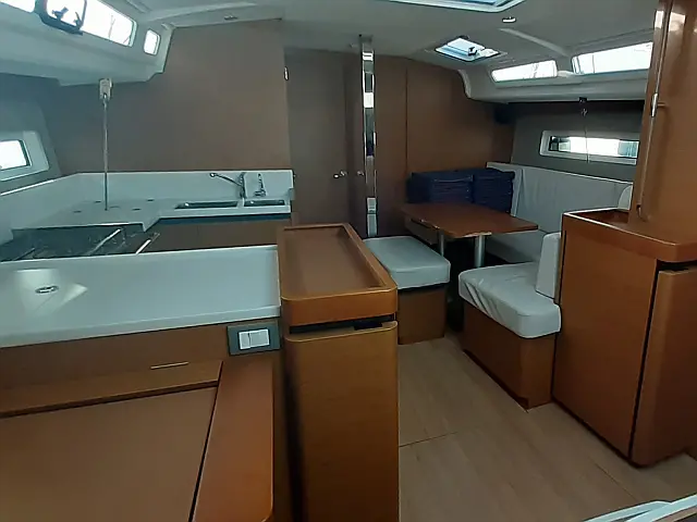 Sun Odyssey 440 - [Internal image]