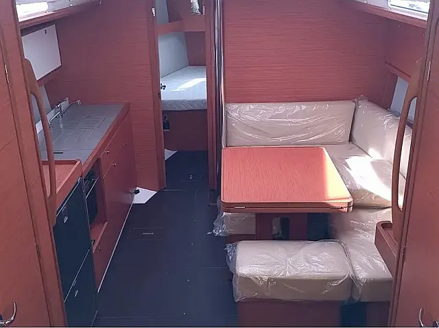 Dufour 390 - [Internal image]