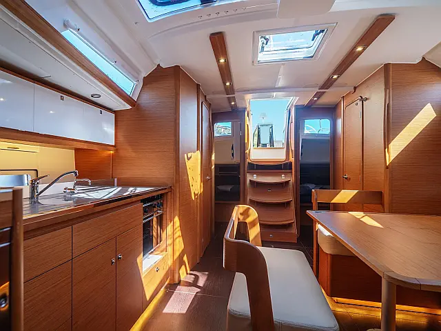 Dufour 430 - [Internal image]