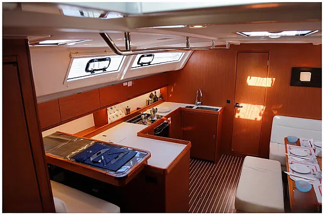 Bavaria Cruiser 51 - [Internal image]