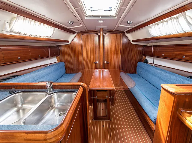Bavaria 36 Cruiser - [Internal image]