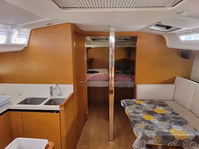Sun Odyssey 440 (4cab) - [Internal image]
