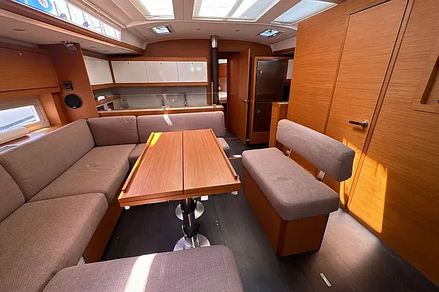 Dufour 530 - [Internal image]
