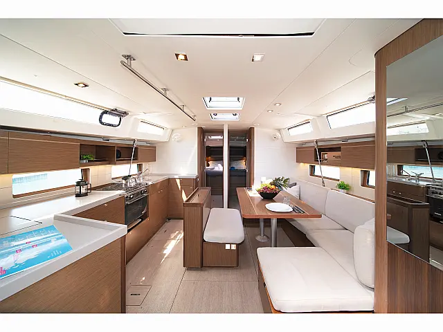 Oceanis 46.1 (5/3) - [Internal image]