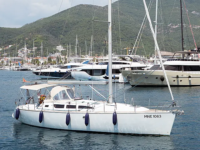 Sun Odyssey 40.3 - [External image]