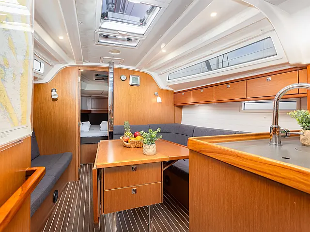Bavaria Cruiser 37 - [Internal image]