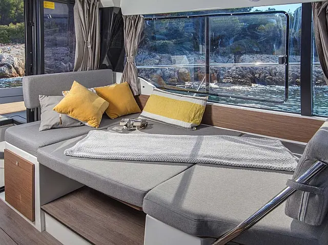 Merry Fisher 1095 - [Internal image]