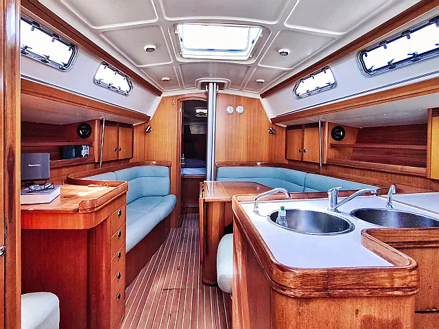 Elan 40 - [Internal image]