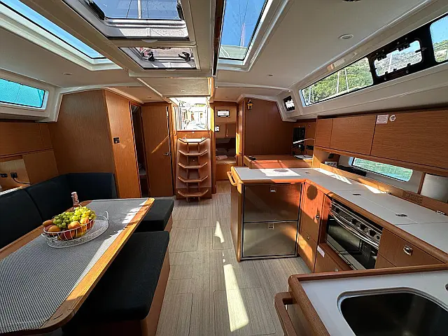 Bavaria C46 - [Internal image]