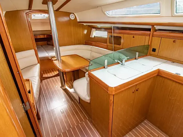 Sun Odyssey 36i - [Internal image]