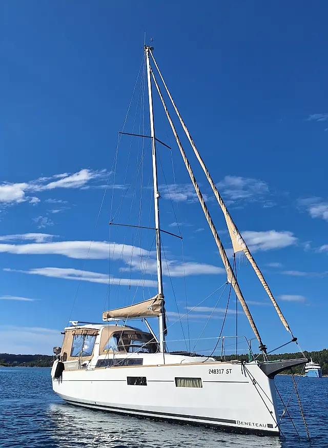 Oceanis 35 R - [External image]