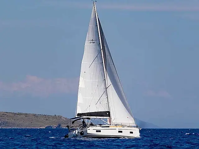 Bavaria C42 - [External image]